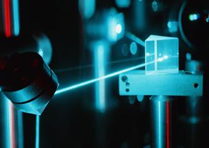 工事現場の効率化と安全性向上に貢献！デジタルサイネージと朝礼看板の活用法徹底解説